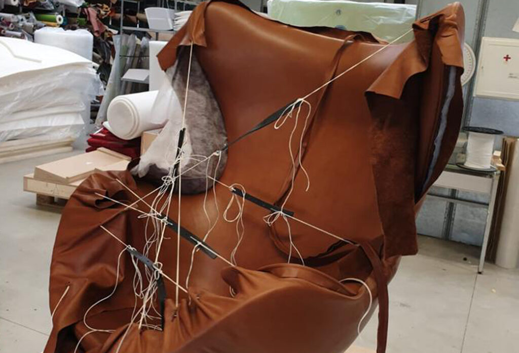 Einen Egg Chair restaurieren. Handwerk trifft Designgeschichte 2 Egg Chair Arne Jacobsen2 2