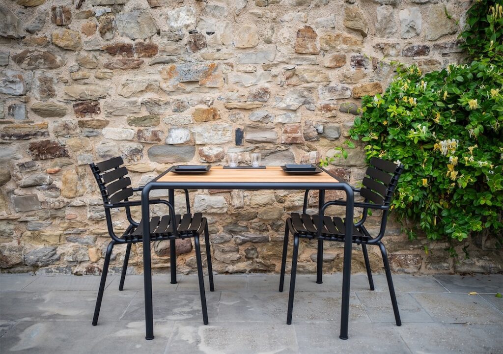 houe tisch stuhle garten schwarz