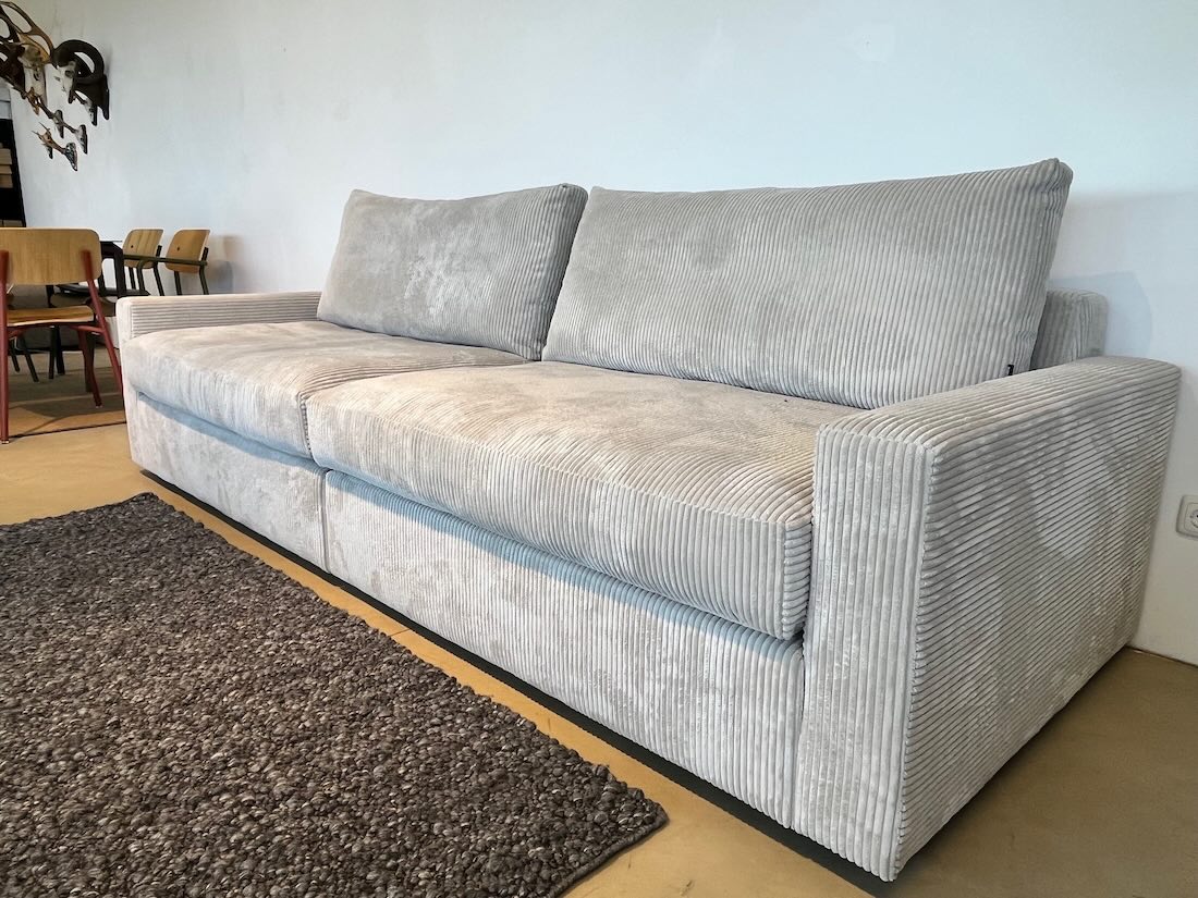 Seitenansicht modulares Cord Sofa KURTH Manufaktur grau